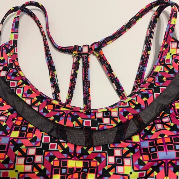 Victoria’s Secret Sport Strappy Sports Bra - Picture 4 of 8